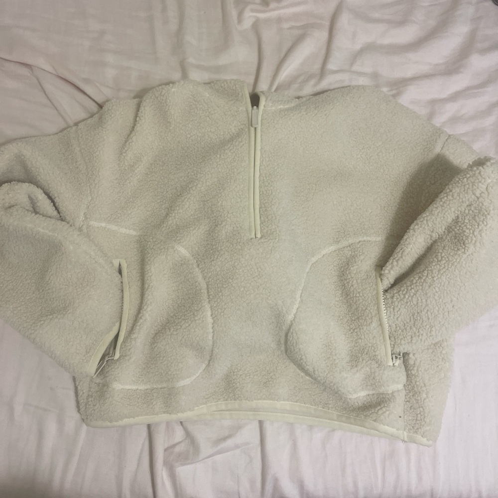 uniqlo cream sherpa quarter zip